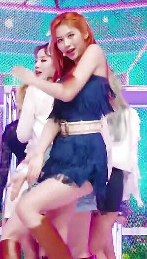 Twice - Sana 🍑