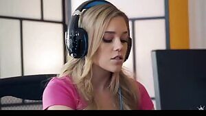 Gamer Girl Needs Dick