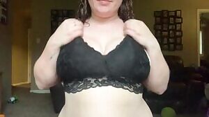 Always love a tittydrop while getting ready for class 😋🤤