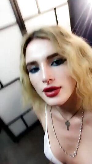 Bella Thorne Nip Slip