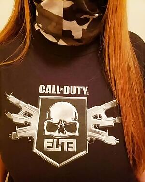 Can someone cover me while I drop this care package? 😏📦💫👌🤣