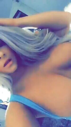 sammy d shakes big ass with buttplug