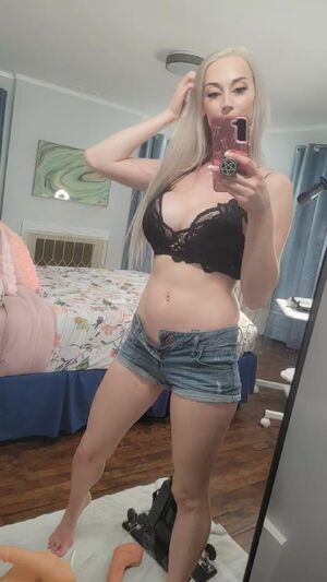 Bimbos Bimbo Blonde Cleavage Fake Boobs