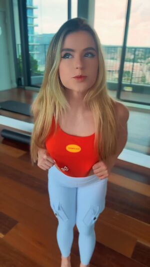 Blonde Pawgs 19honeysuckle 24/7 Booty Flexible