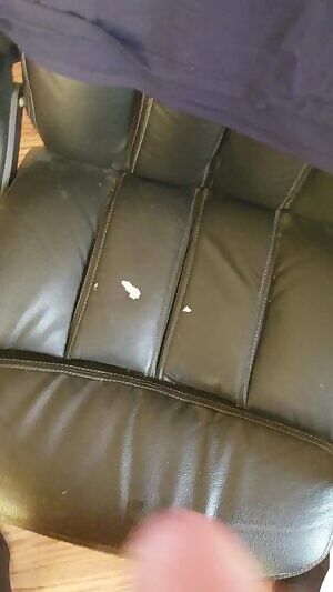 Just came all over my office chair 🤷‍♂️