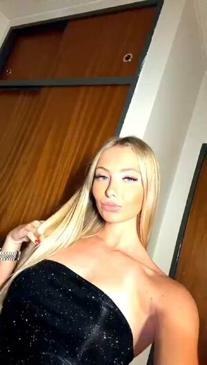 Finger Her Ass Amateur Big Tits