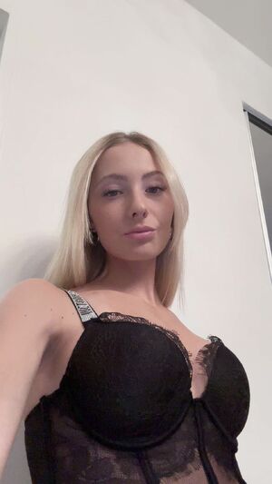 Hips Don't Lie Ass Big Tits