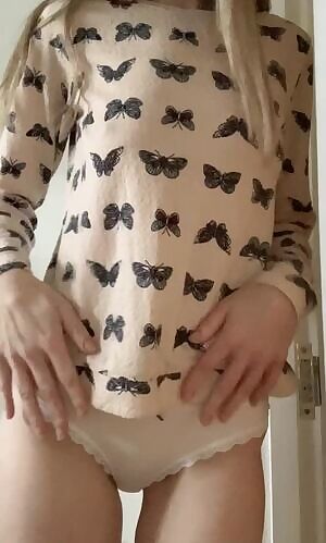 Who likes cute and petite?