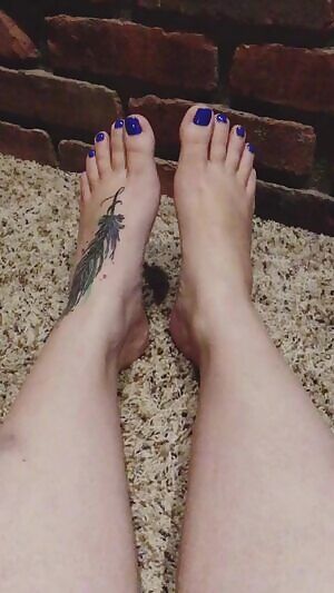 I love showing off my feet! ❤️