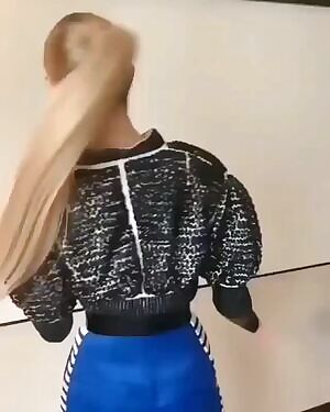 Sophie Turner is such a sexy cocktease