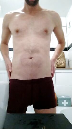 Can I interest you in an average Dad bod? 38M4F