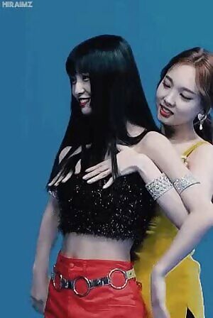 Twice - Momo and Nayeon