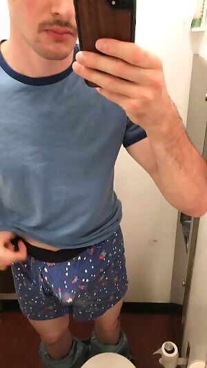 About to leave work. Got any plans? 😘