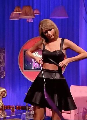 Taylor Prepares Herself for Fucking