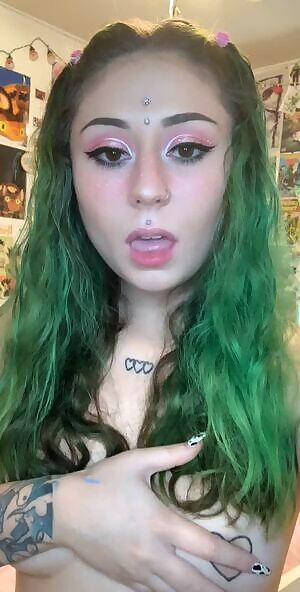 How many head pats for this one? 🥺