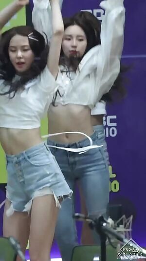 ELKIE - That body!