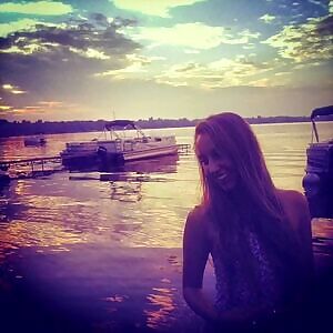 Realitygram, Hippie Gal