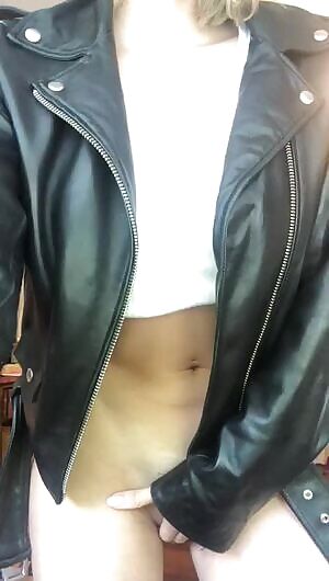 or all the boys and girls who asked to see my ass...watch til the end ;)