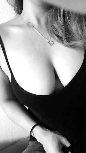 My tits only look big b/c I'm only 5'0/1.52m :P