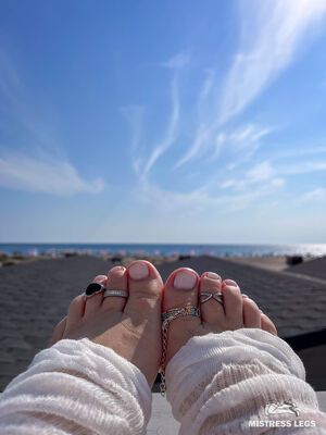 White Toes BareFootMilf Beach Feet Fetish