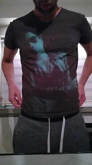 Sweatpants are so comfy...🙈 38M4F