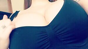 19 visiting my mom's house before class...super boring here wish someone could tiddy fucc me right now...upvote if you would...rlly curious!! sc: moaqua