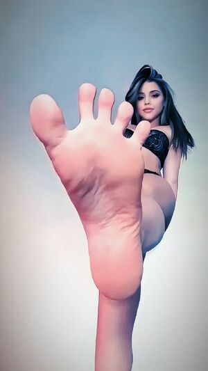 Femdom Feet Big Ass Crush Foot Fetish