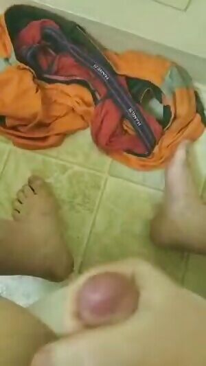 First post, here's a big quickie on my foot