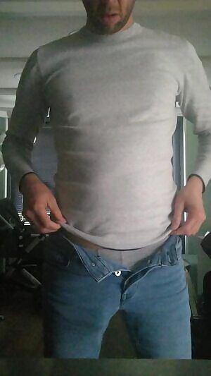 These trousers are killing me 😲 38M4F