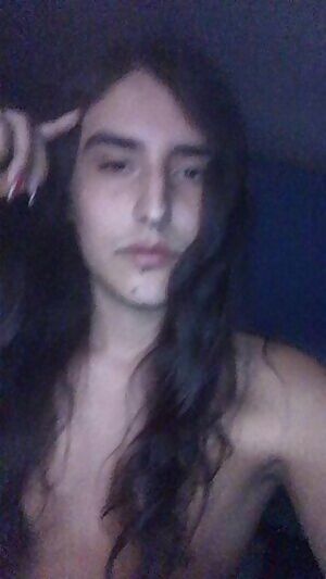 all this hair and no one to pull on it 🥺 feelsbad