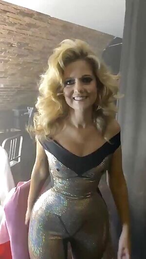 DM me if you look like this