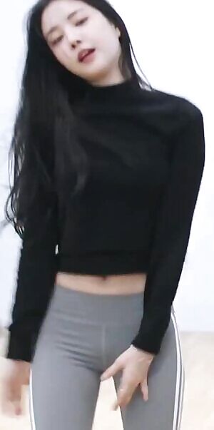 Apink - Naeun: Touching Herself on Camera