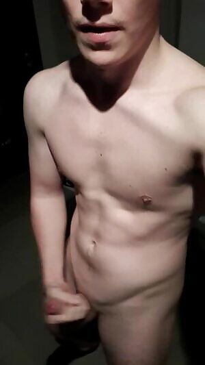 18 M. Who is gonna have fun with me !!!!!! ;)