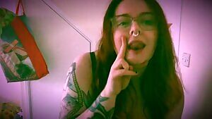 Ye wouldnae shag an elf!