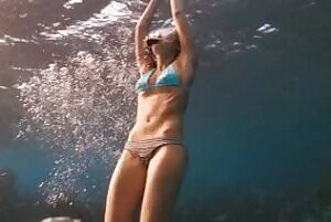 Jessica Alba- Into The Blue