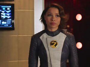 Jessica Parker Kennedy - Hot in The Flash S05E03 - gfy