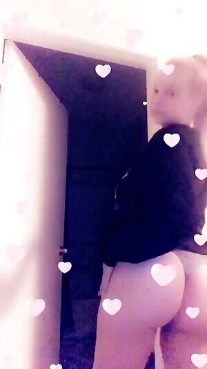 Selling my nudies <3 inbox me and ill give you my number <3 only taking cashapp