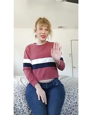 Hi, my name is Blondie and I'm an exhibitionist ♡