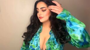 Findom Big Tits Brunette Cleavage Domme