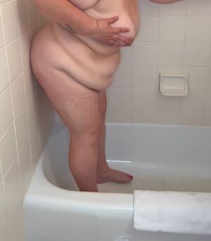 Girls Showering BBW Camgirl Fansly Huge Dildo