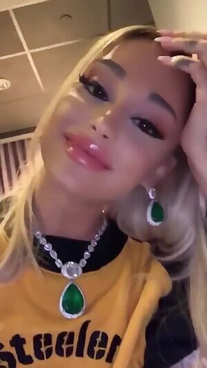 Gorgeous In Steelers Shirt