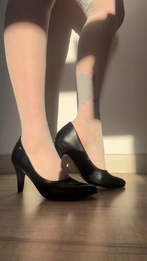 Long Sexy Legs Dirty Feet Foot