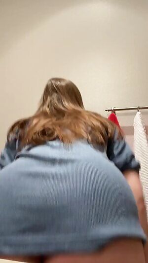 About to hop in the shower🚿