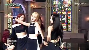 WJSN/COSMIC GIRLS - Touching each other