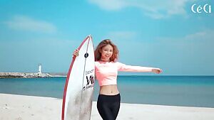 Gugudan's Nayoung shows off her beach body for Ceci