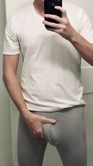 Feeling good on my day off. PMs welcome.