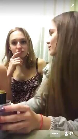 Cute teen college friends 💦💦