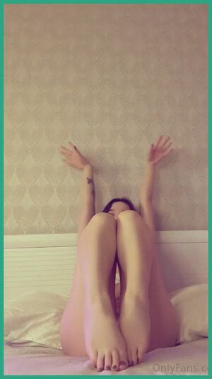 Underneath Big Ass Tease Thick Trans Woman