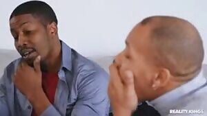 Monster Curves / Realitykings - Violet Starr, Isiah Maxwell She's Here To Clean? / 20.3.2020