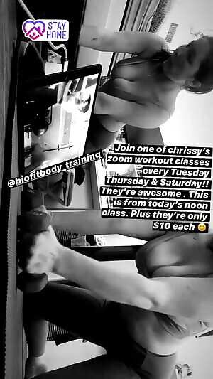 Emma Kenney is getting so hot 🥵🥵